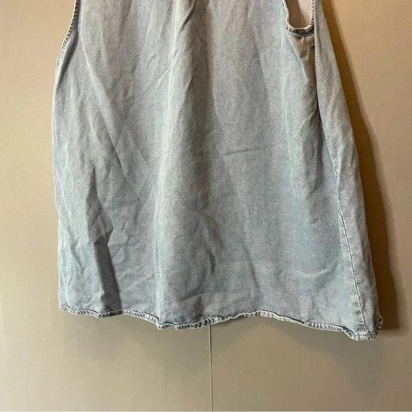 Gap denim vneck sleeveless tank top women’s size medium - Picture 9 of 9